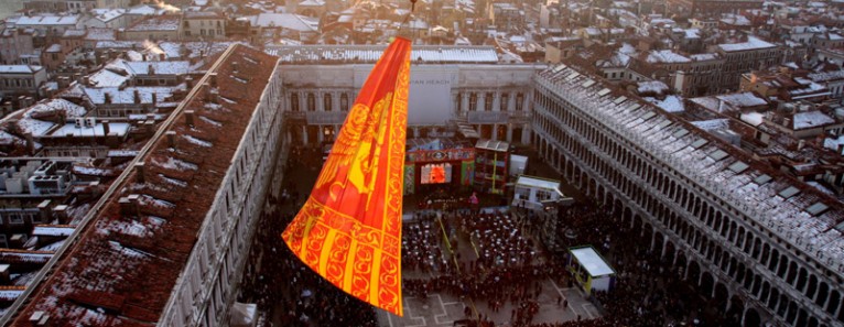 Svolo del Leon, Vogata del Silenzio,Scultura di Fuoco – Fine del Carnevale di Venezia 2013