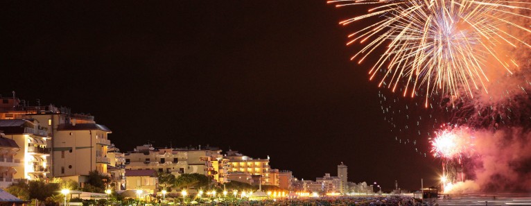 Ferragosto a Jesolo. Tornano i fuochi a illuminare la spiaggia!