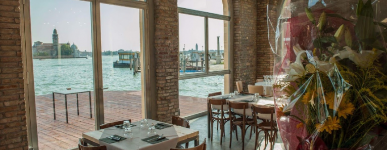Ristorante Pizzeria Versus Meridianem