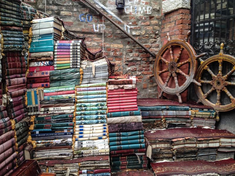 venezia-libreria-acqua-alta1.jpg