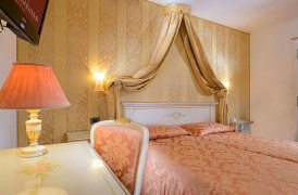 Hotel Ambassador Tre Rose