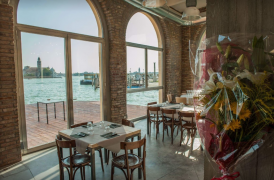 Ristorante Pizzeria Versus Meridianem