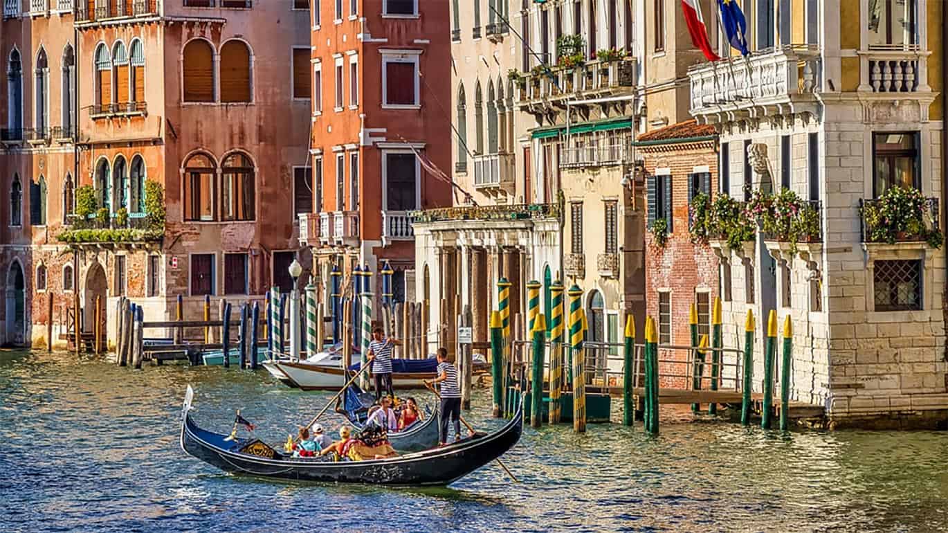https://www.venezia.net/wp-content/uploads/2023/05/tour-segretogondola77.jpg https://www.venezia.net/wp-content/uploads/2023/05/tour-segretogondola77.jpg